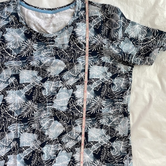 ESMARA T-Shirt with Short Sleeves in Blue/White Size- Medium/8-10 NWOT 2/20$ - Picture 9 of 11